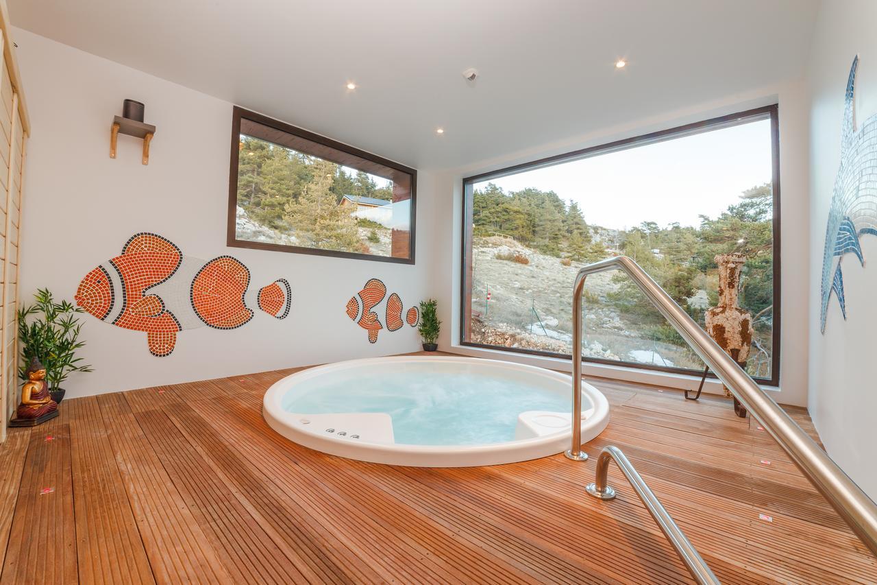 Chalet Alpina Aquarelax Hotel & Spa Greolieres les Neiges Exterior photo
